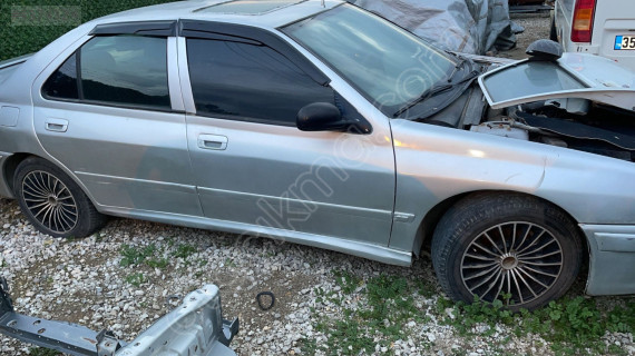 Peugeot 407 sağ arka kapı