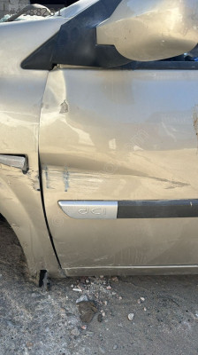 Renault megane 2 sol ön kapı