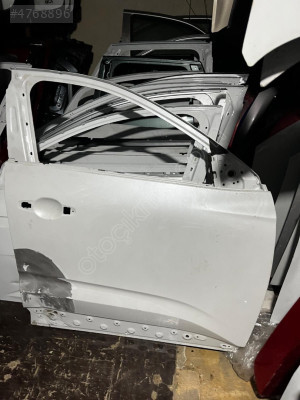 RENAULT AUSTRAL SAĞ ÖN KAPI 801126117R