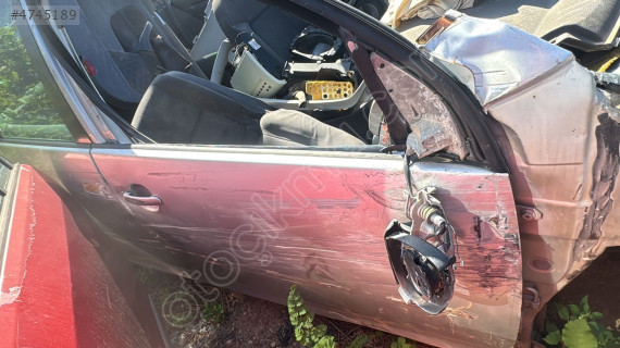 VOLKSWAGEN GOLF 5 SAĞ ÖN KAPI