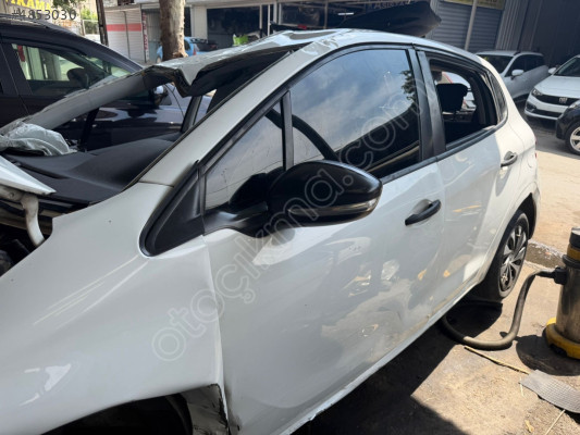 Peugeot 208 sol ön kapı