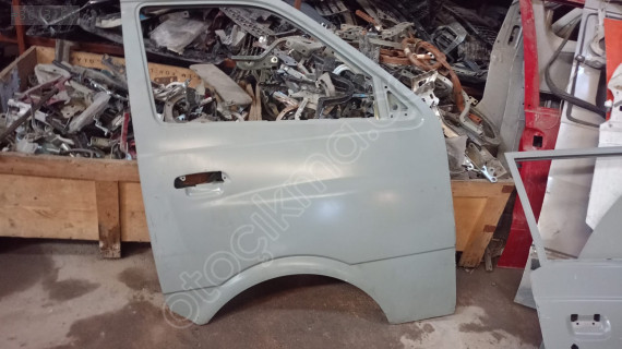 Kia pregio sağ ön kapı  2003