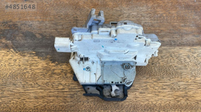 AUDI A6 05-11 KAPI KILIDI ARKA SOL