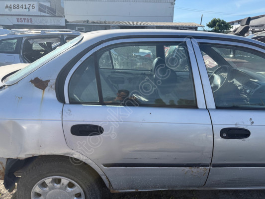 TOYOTA COROLLA SAĞ ARKA KAPI