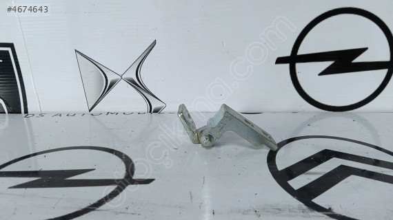 Opel Corsa D E  sol ön kapı üst menteşesi 13180565