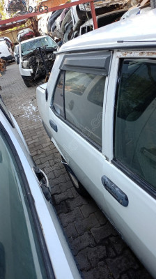 tofaş doğan slx sağ arka kapı dolu
