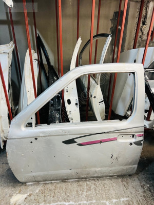 Nissan Skystar çıkma ön sol kapı