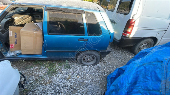 Fiat Uno sol arka kapı