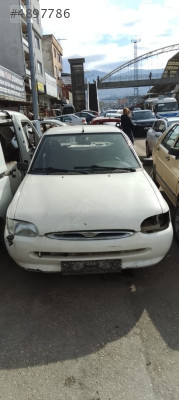 FORD ESCORT ÖN KAPUT