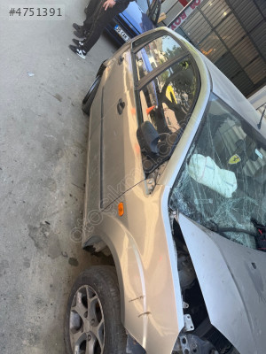 Ford Fiesta sağ arka kapı
