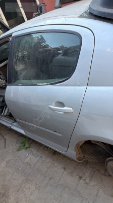 Peugeot 407 sol arka kapı