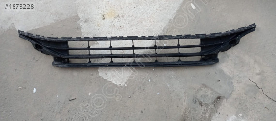 VOLKSWAGEN PASSAT B8 ORJINAL ÇIKMA ÖN TAMPON IZGARASI