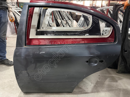 SKODA OCTAVİA ÇIKMA ORİJİNAL SOL ARKA KAPI BD2
