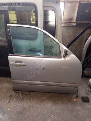 MERCEDES E320 SAĞ ÖN KAPI