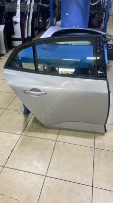 RENAULT MEGANE 4 SAĞ ARKA KAPI
