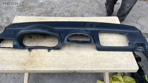 RENAULT CLİO 2 GÖĞÜSLÜK KAPAK