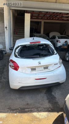 Peugeot 208 Arka dingil