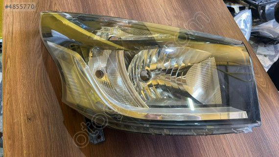 RENAULT TRAFİC SAĞ ÖN FAR