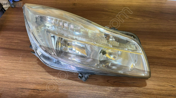OPEL INSİGNİA SAĞ ÖN FAR