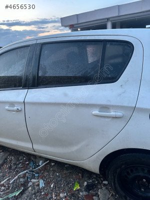HYUNDAİ İ20 SOL ARKA KAPI