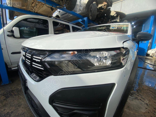 DACİA SANDERO SAĞ ÖN FAR