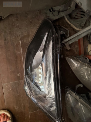 Renault Clio sağ ön far