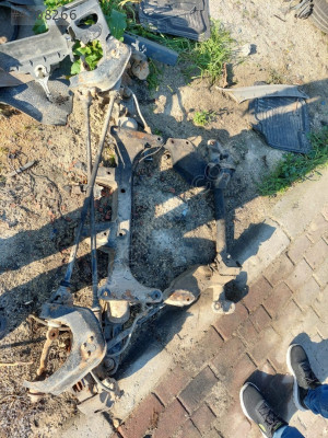 MİTSUBİSHİ L300 TRAVERS ÇIKMA