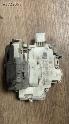 4F0839015 audi a4 sol arka kapı kilidi