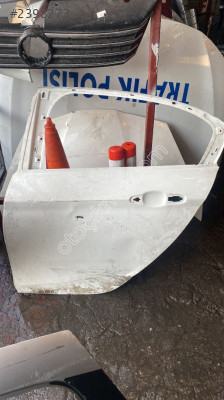 EGEA SOL ARKA KAPI