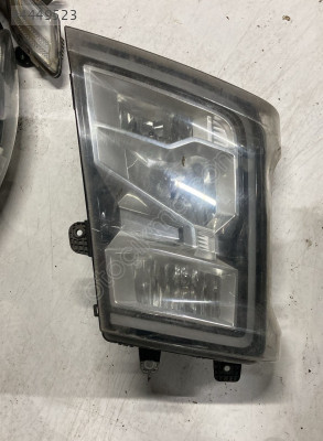 Ford f Max sağ Far