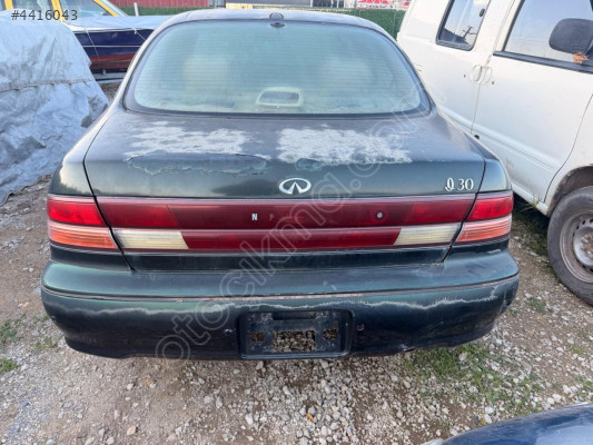 İnfiniti i30 arka cam