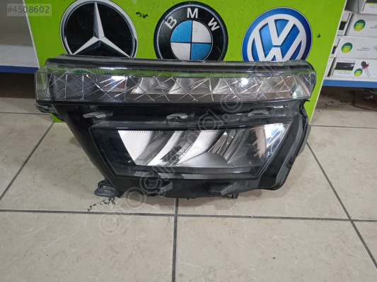 SKODA KAMİQ SOL FAR