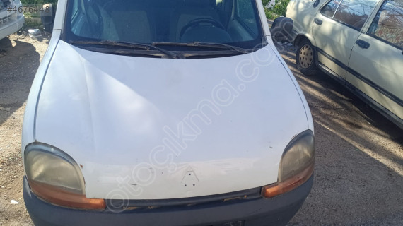Renault kangoo ön kaput