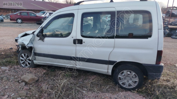 Partner Berlingo sol ön kapı