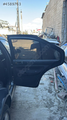 Volkswagen bora sağ arka kapı