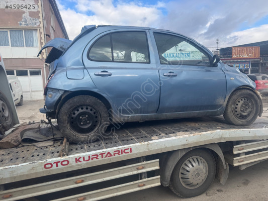 Nissan micra   Sağ arka kapı
