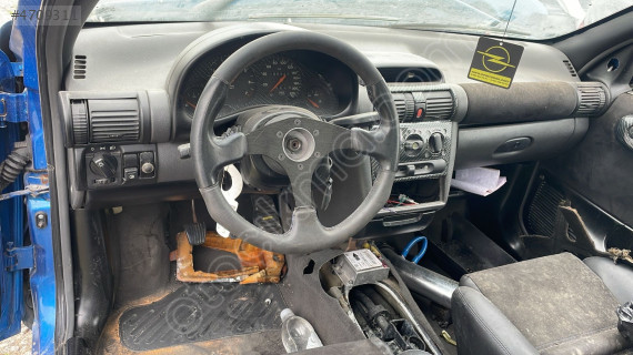 Opel Corsa gösterge paneli