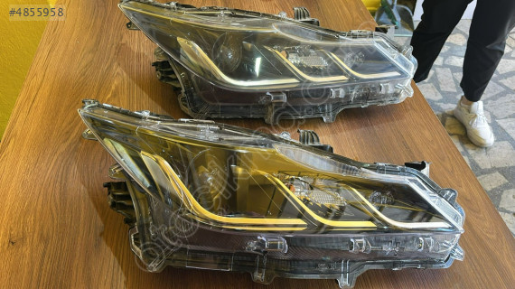 TOYOTA COROLLA SAĞ ÖN FAR