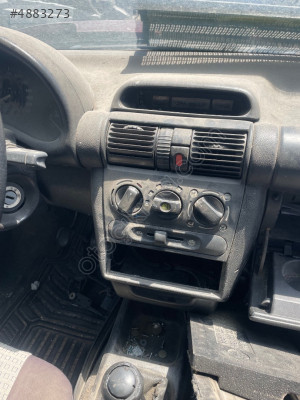 Opel Combo dörtlü flaşör düğmesi