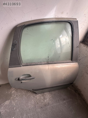Citreon c3 sağ arka kapı dolu