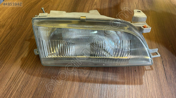 TOYOTA COROLLA SAĞ ÖN FAR