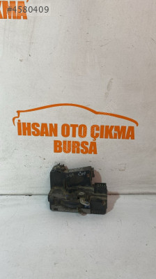 Vivaro trafik sol ön kapı kilidi