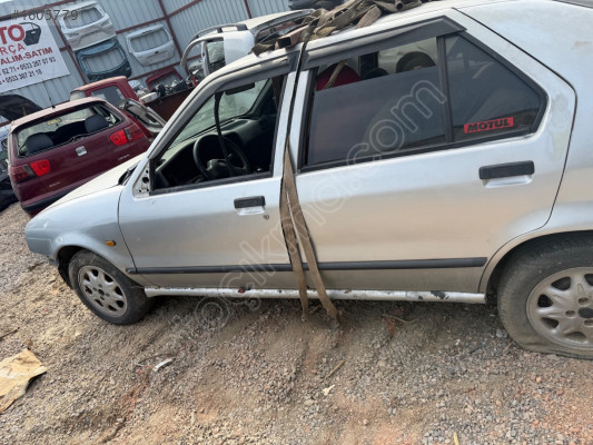 Renault r19 sol ön kapı