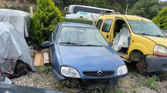Citroen Saxo sol ön far