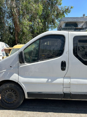 TRAFİK 2 SOL ÖN KAPI