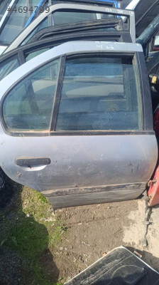 Nissan primera arka sağ kapı