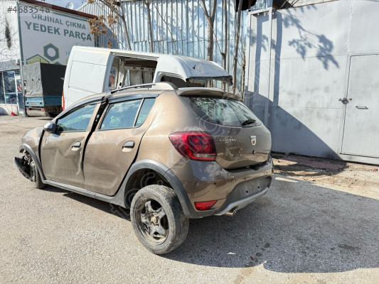 DACİA SANDERO SOL ARKA KAPI