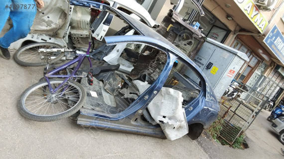 RENAULT MEGANE 4 SOL ARKA ÇAMURLUK