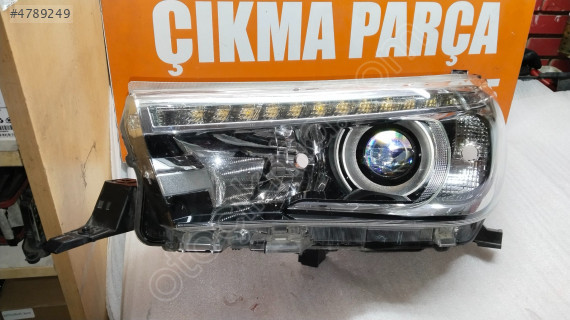 TOYOTA HİLUX SOL FAR