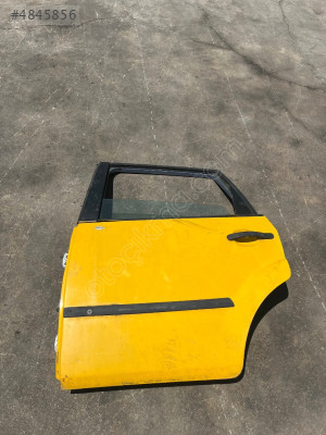 FORD FİESTA SOL ARKA KAPI